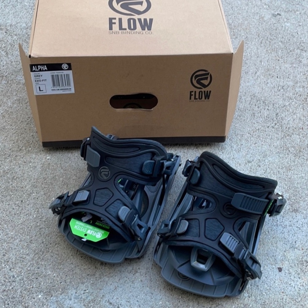 Flow snow boarding bindings.